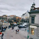 Square 16 - Absolutely Location Apartment
