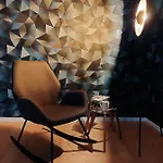 Apartment Square 16 - Absolutely Location