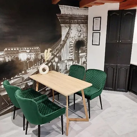 Square 16 - Absolutely Location Daire Szombathely