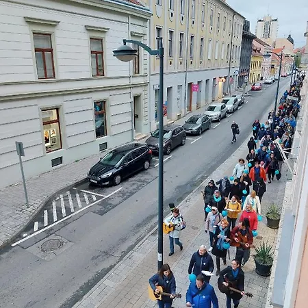 Square 16 - Absolutely Location With Self Check In * Szombathely