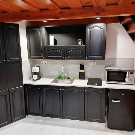 Square 16 - Absolutely Location With Self Check In Apartment *