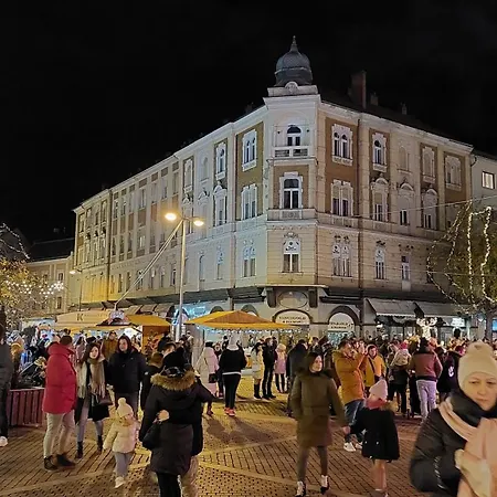 Square 16 - Absolutely Location With Self Check In *