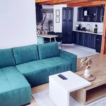 Square 16 - Absolutely Location With Self Check In Apartment Szombathely