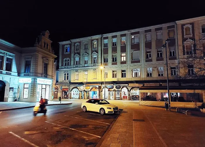 Square 16 - Absolutely Location Apartment